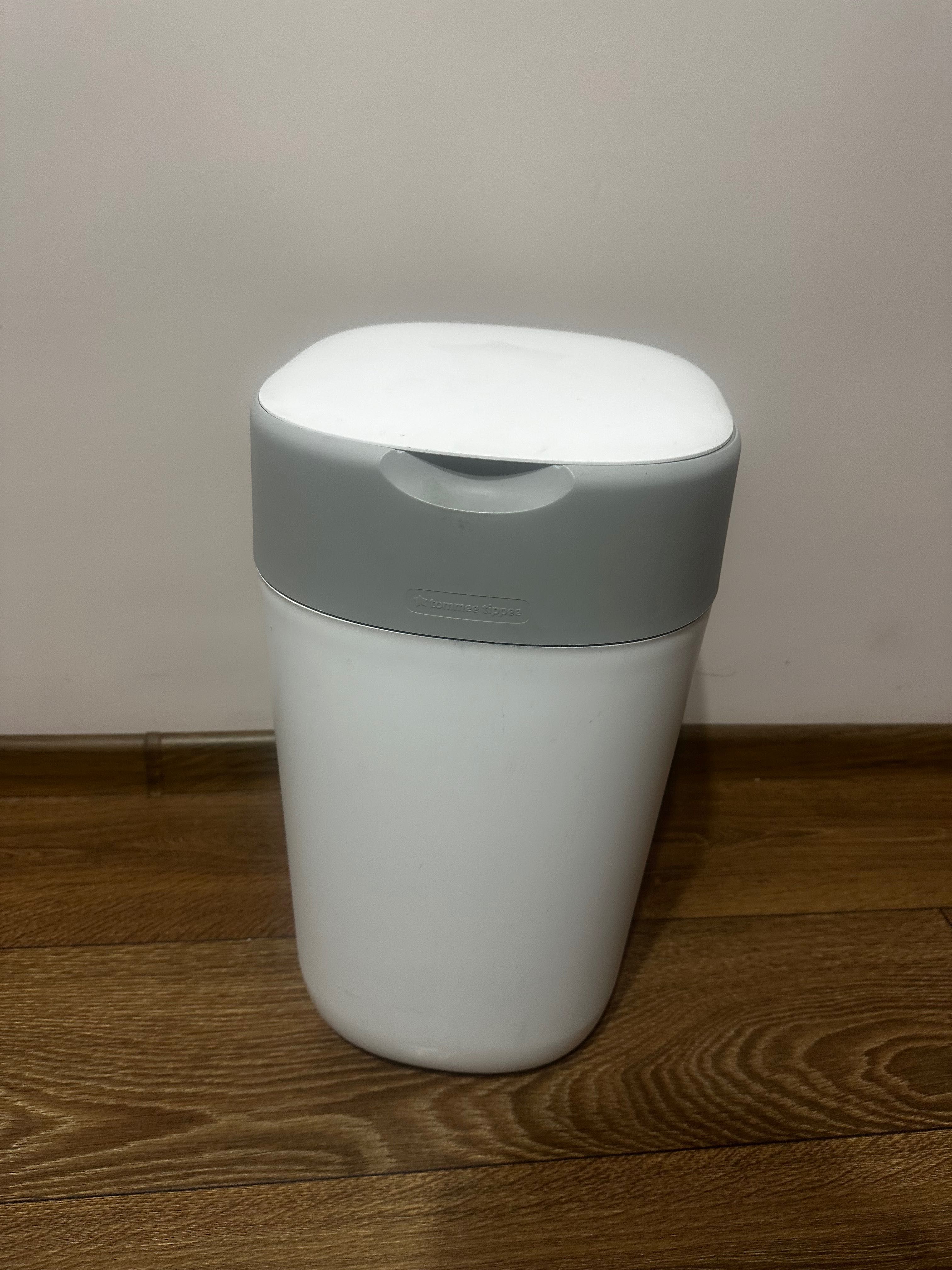 Кош за памперси / пелени Tommee Tippee twist & click бял с торбички