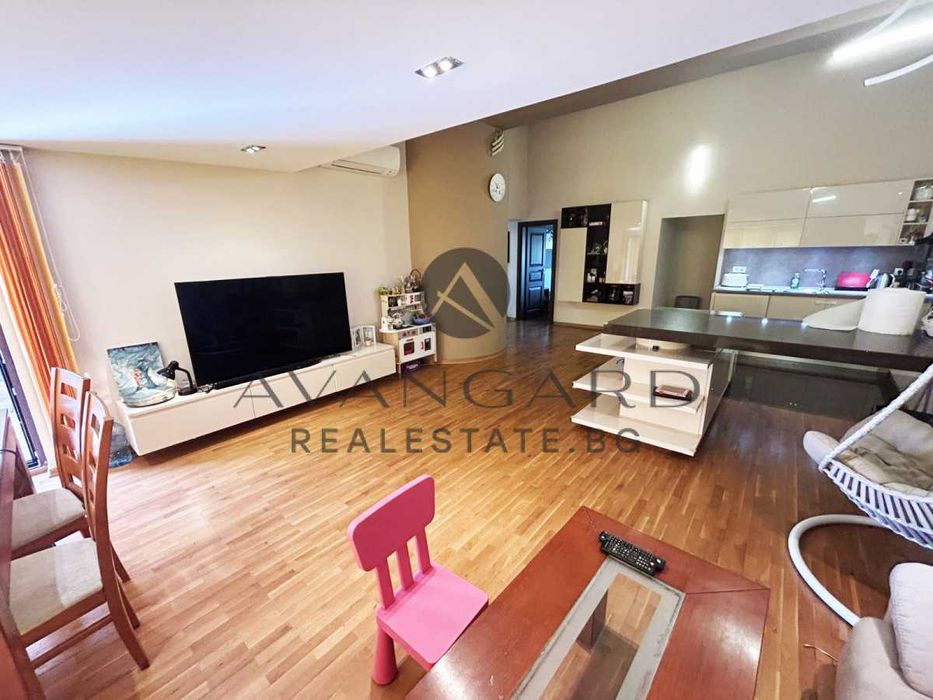 Продава се Тристаен апартамент в Пловдив, Кършияка - 145 кв.м за 2042 €/кв.м - Снимка #2