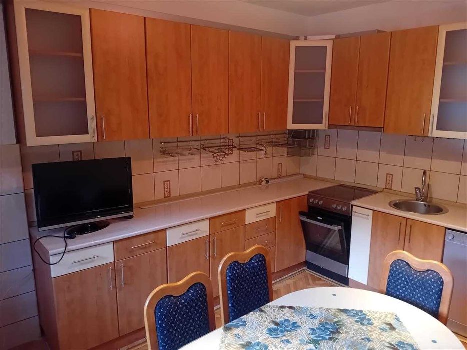 Дава се под наем Тристаен апартамент в Пловдив, Гагарин - 86 кв.м за 351.9 € - Снимка #1