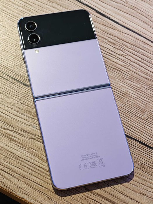 Samsung Z Flip 4 (лилав, 256GB) - Отлично състояние