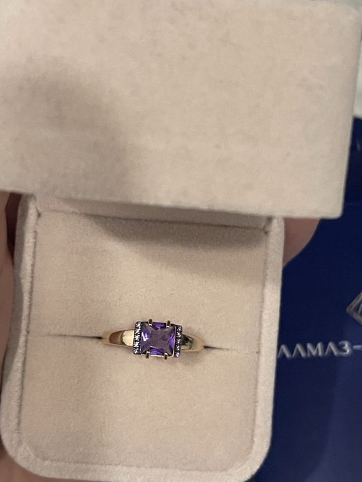продам новое кольцо, камень аметист, размер 17.5