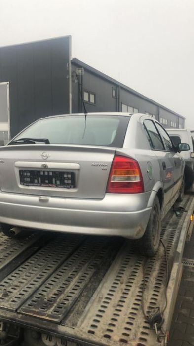Dezmembram Opel Astra G 1.6 benzina 8 valve an fabr 2001