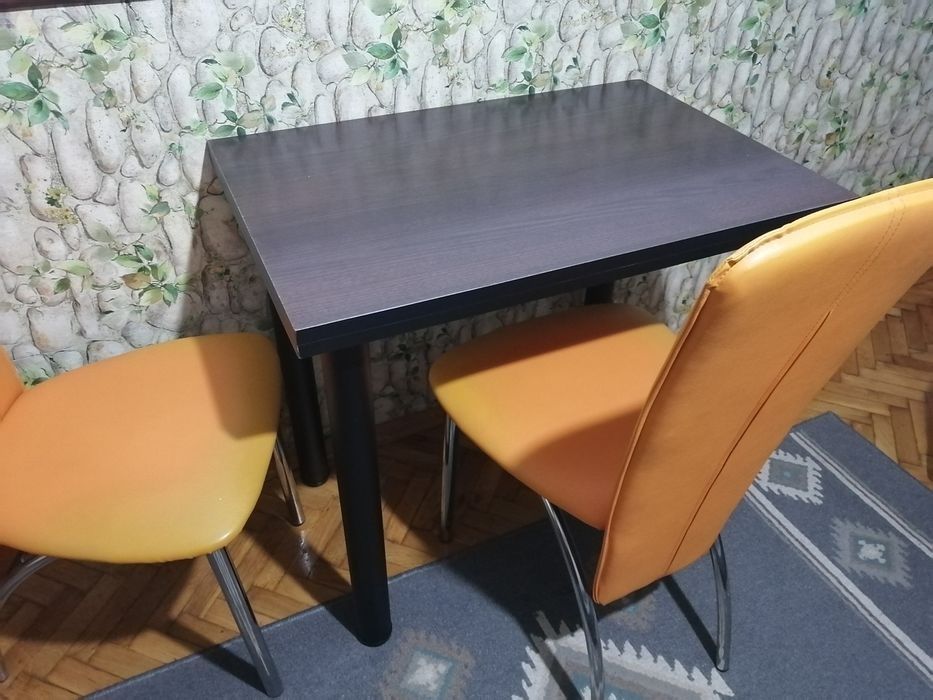 Vand masa cu 2 scaune