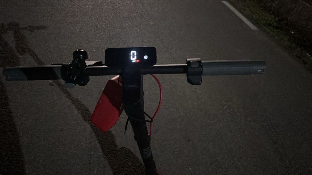 Vând trorineta navee s40 aproape nouo