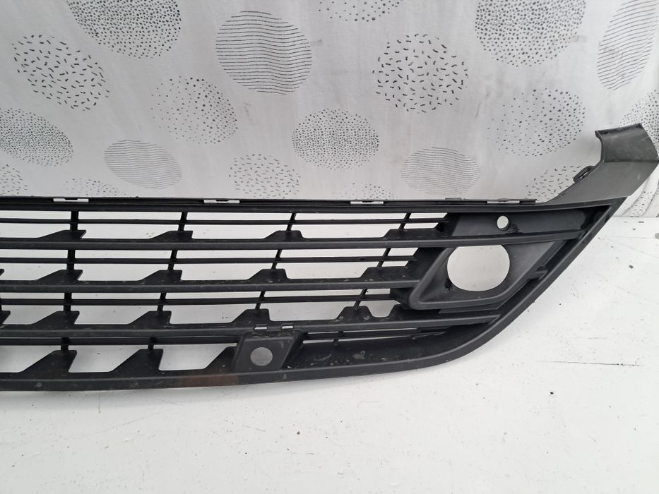 Грил решетка броня Opel Astra L