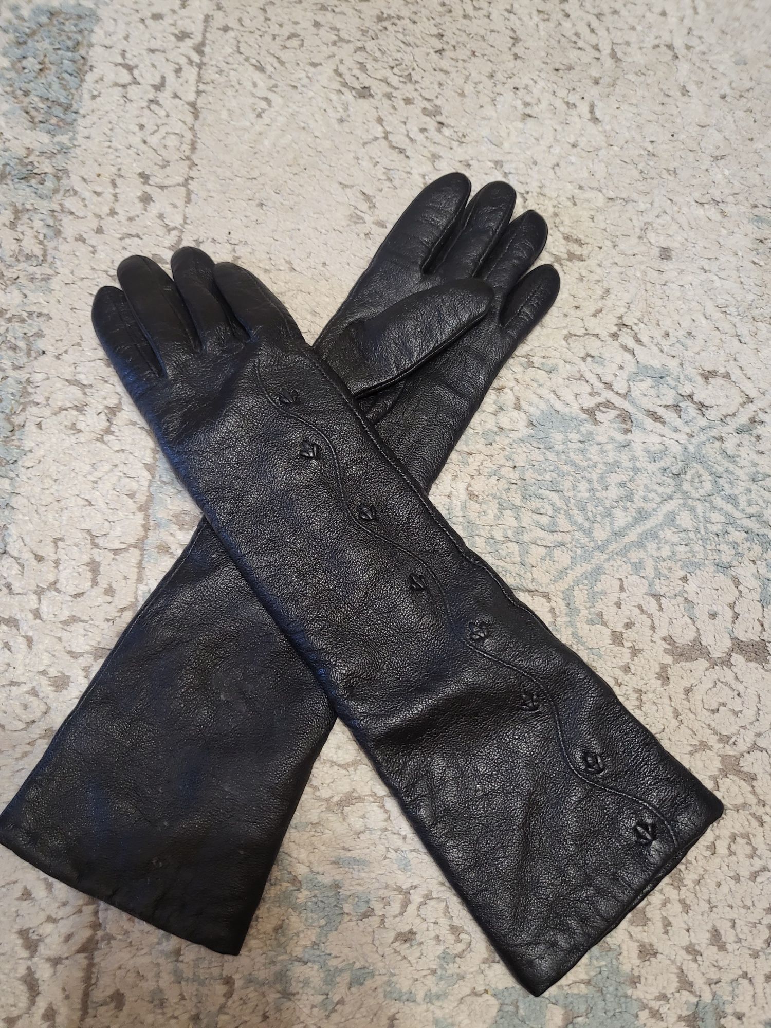 Кожаные длинные перчатки