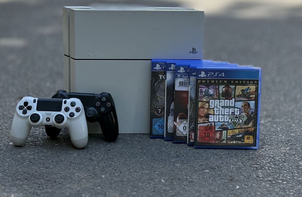 Конзола Sony Playstation 4, 500GB, Бяла