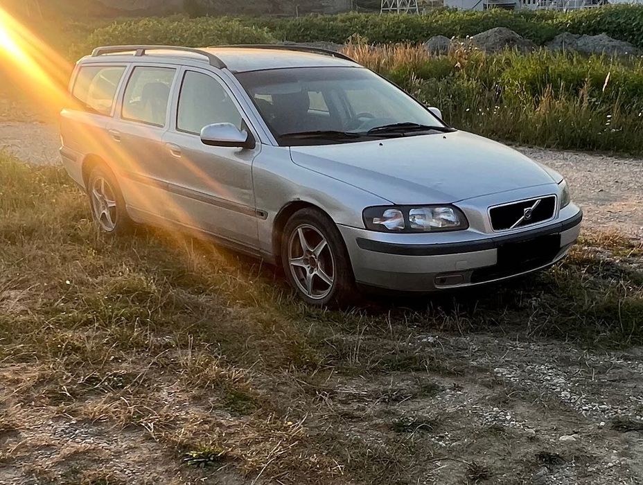 Volvo V70  2001. 2,4 Diesel