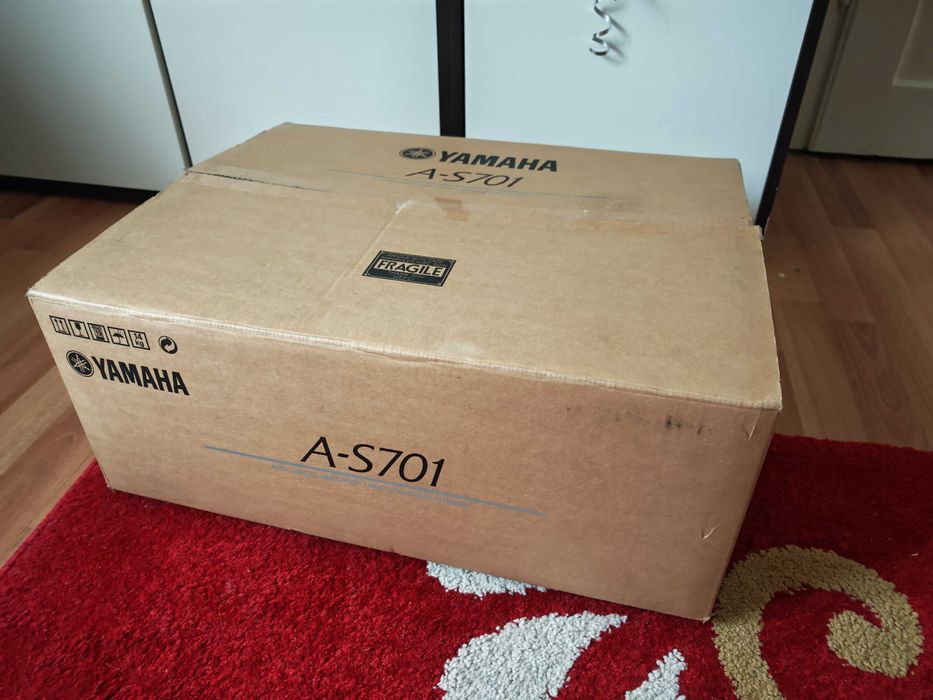 Vând amplificator Yamaha A-S701