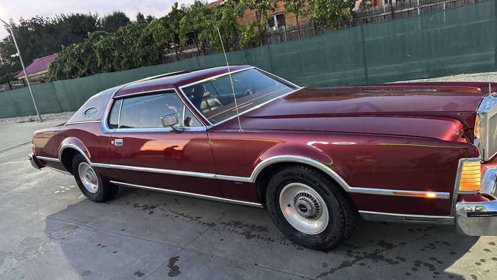 Lincoln Continental Mark IV