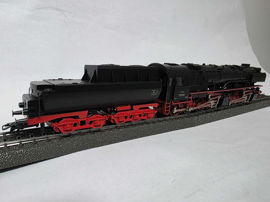 Locomotiva NOUA BR 53 BORSIG (Marklin AC)