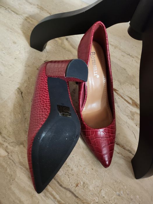 Pantofi noi 36 vișinii