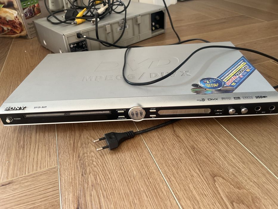 Продам старый двд проигрыватель