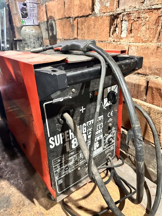 Телеподаващо с вкючена бутилка