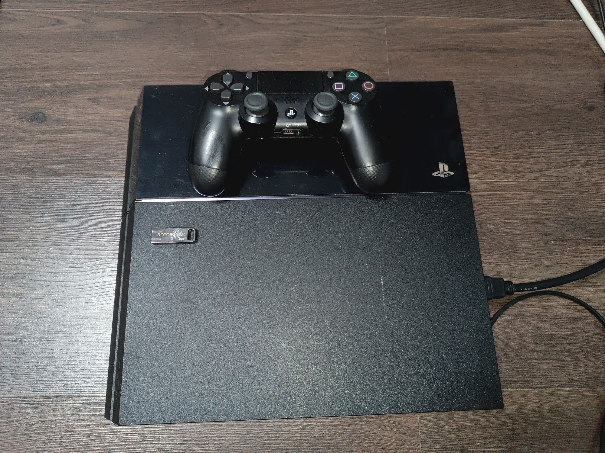 PlayStation 4 PS4 MODAT 1TB (orice joc gratis) FIFA 24/GTA V/MK/NFS