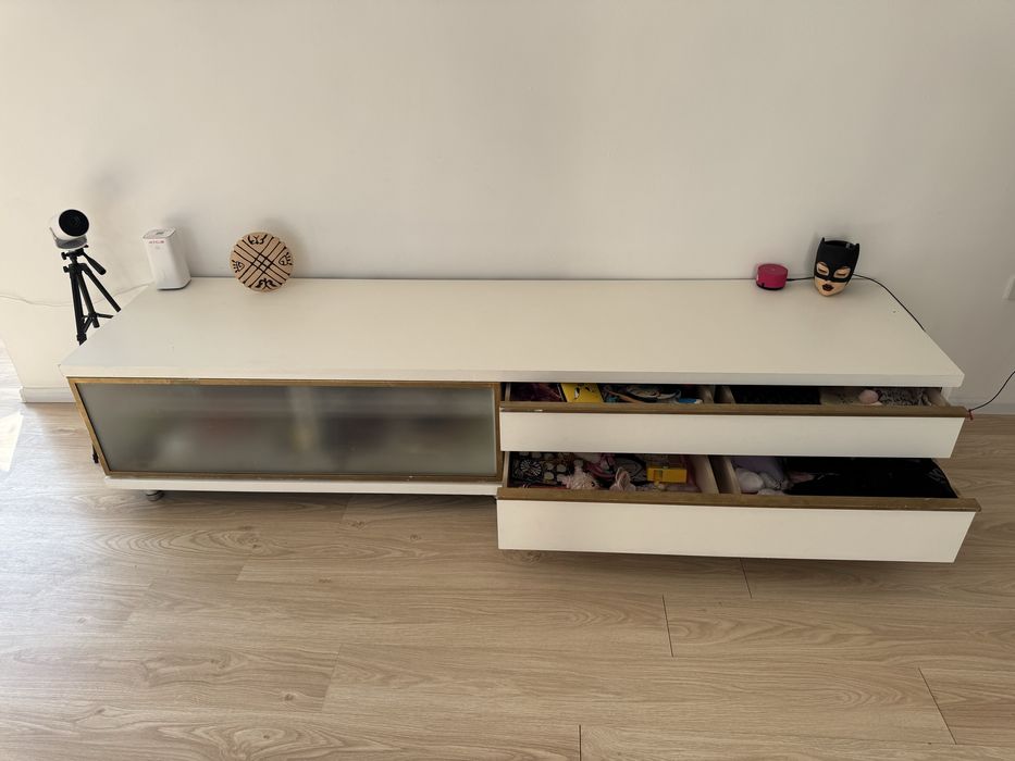 Продаю стильную и вместительную тумбу в отличном состоянии!