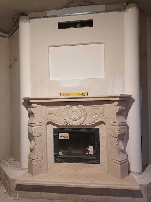 Masca semineu din marmura