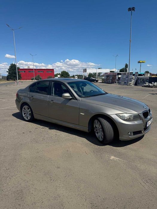 BMW SERIA 3 E90 Trapa+Navigatie Mare+Scaune incalzite