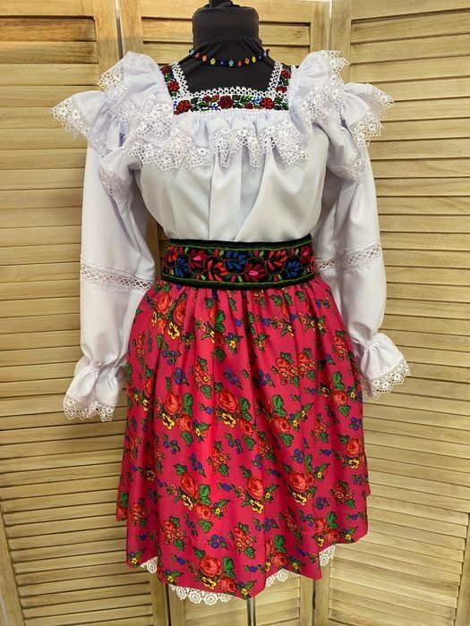 Costum artizanal /popular pentru femei de Maramures