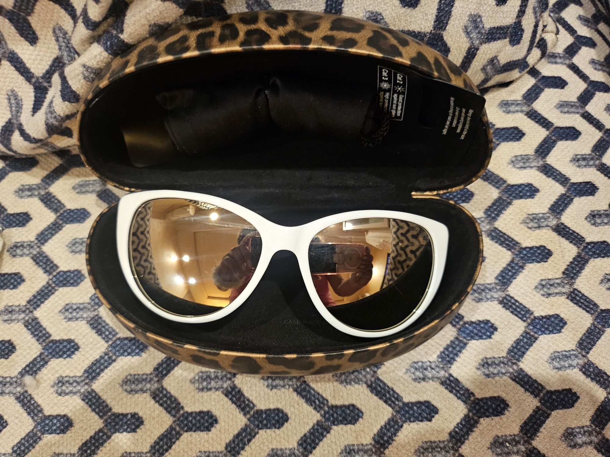 Слънчеви очила GUESS! Нови.