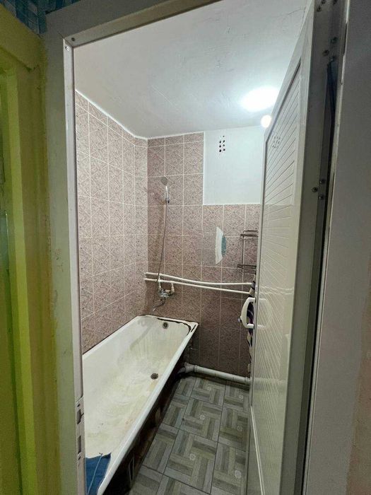 Продаётся 2х комн квартира на 1 этаже Ор-р Конечка мечеть