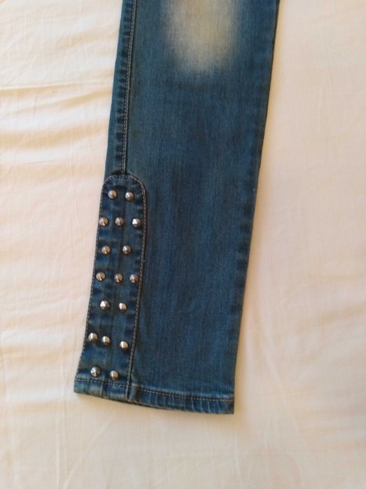 Продавам дамски дънки