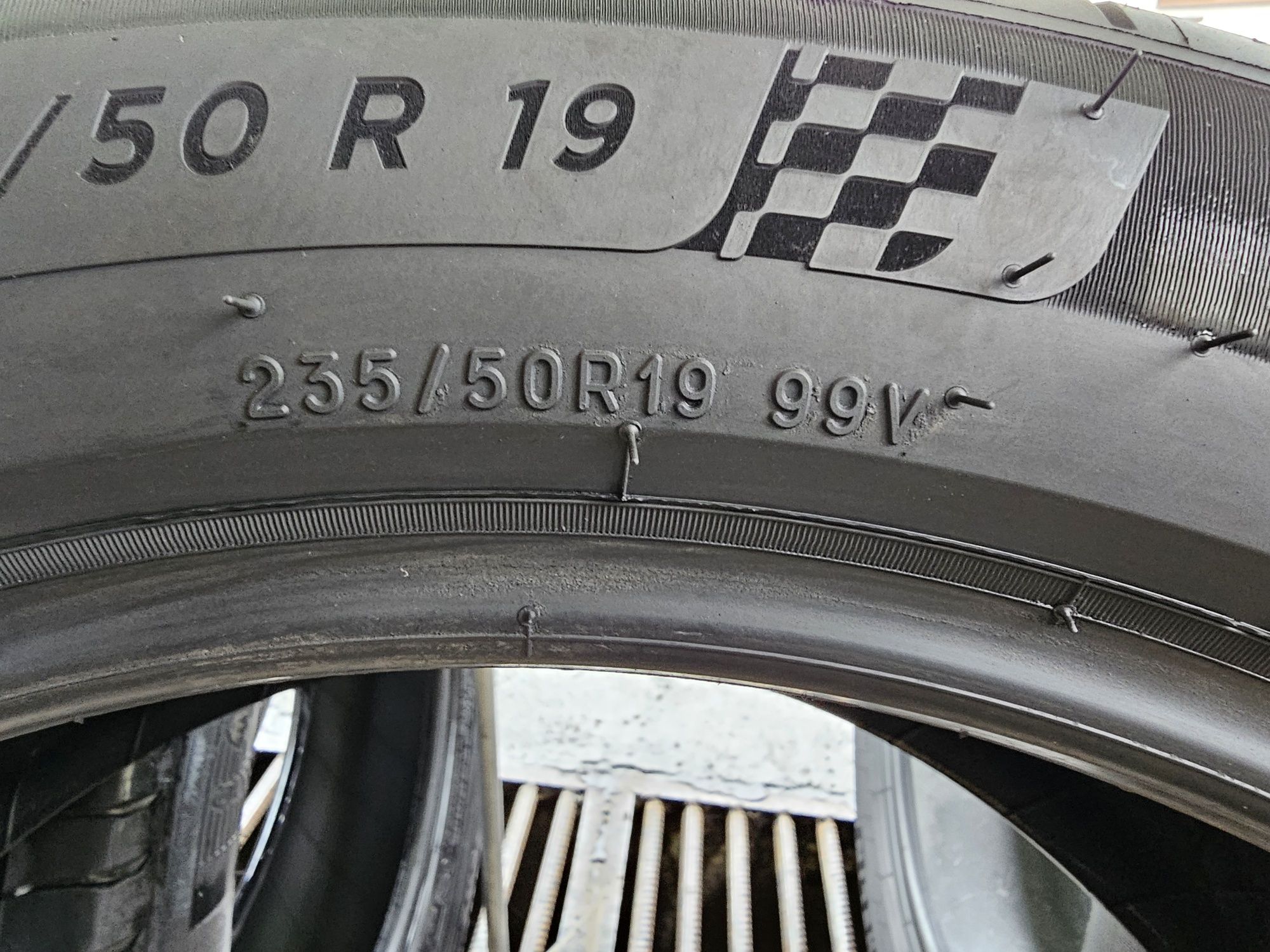 Vând două anvelope de vara michelin pilot sport 4. 235 50  19  dot2423