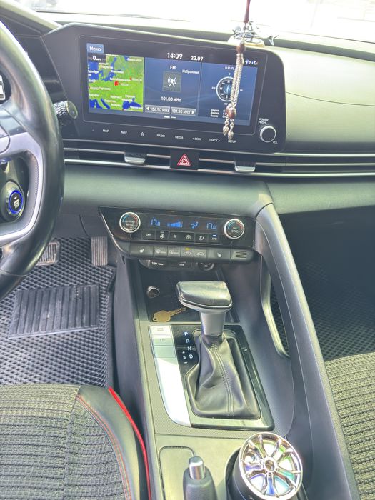 Hyundai Elantra 1.6 atmosferni