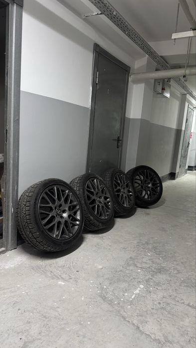 Шины 235/45 R18 98H xl в отличном состоянии