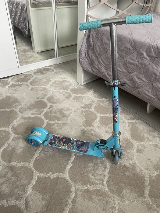 Продам самокат детский