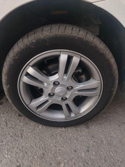 Шины новые комплект