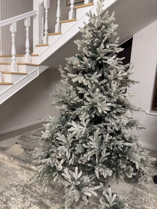 Продается ёлка новогодняя 2.30