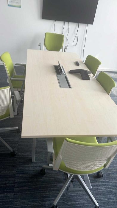 Mese si mobilier sala de conferinta