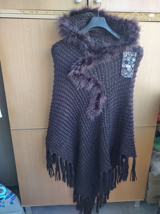 Намалено от 85лв- Пончо с естествен косъм от зайче, пелерина с качулка