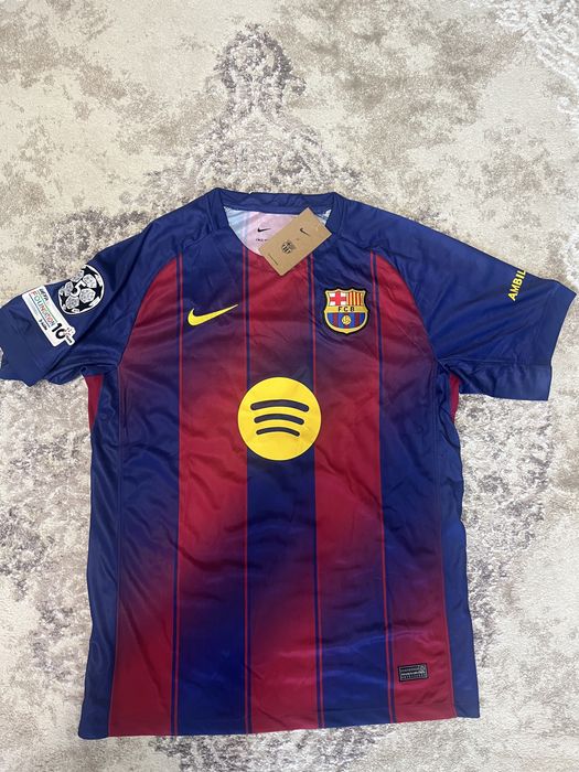Tricouri barcelona, mai multe marimi disponibile