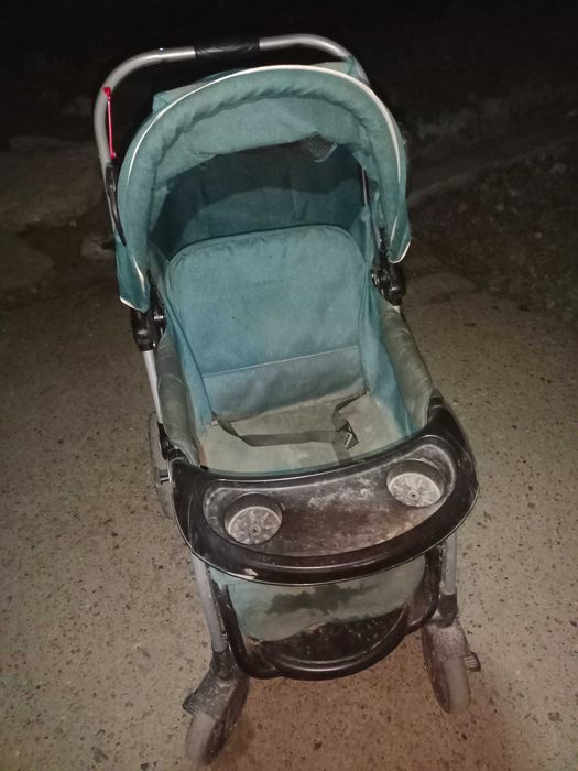 Продам детскую прогулочную коляску состояние хорошее