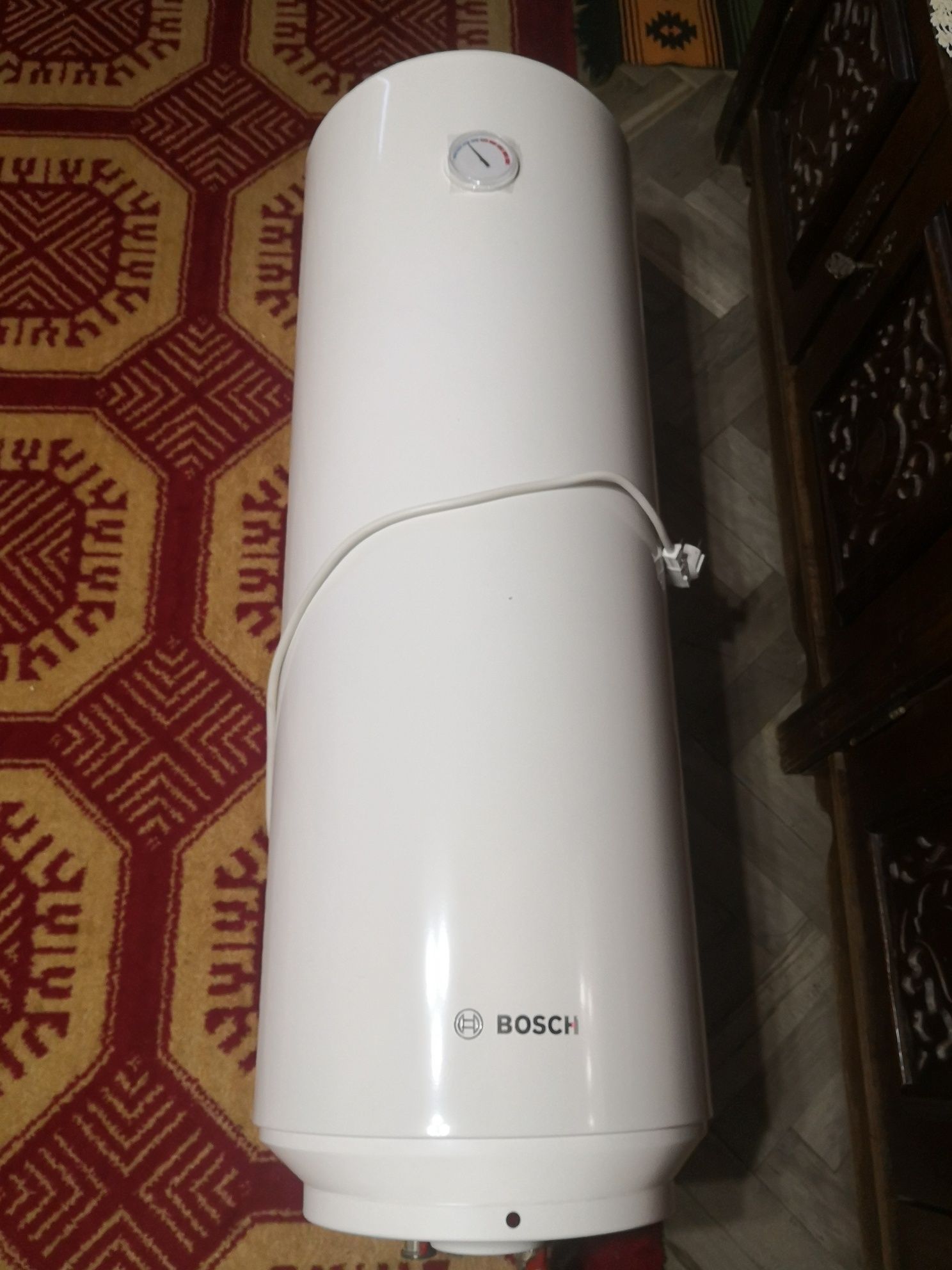 Vând boiler Bosch 80 l, 2000 W