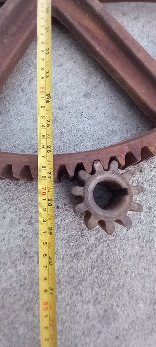 roata dințată diametru 68 cm și pinion