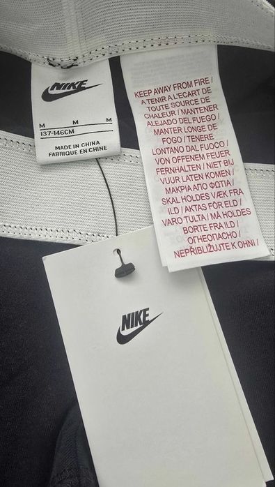 Клин Nike чисто нов размер М