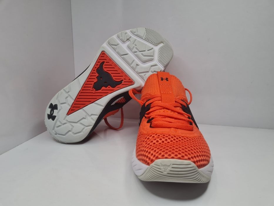 Маратонки Under Armour Hovr 
 Project The Rock 

Чисто нови.

Размер 3