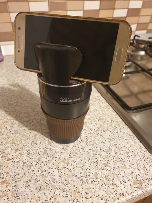 Suport auto telefon,cafea,suc in stare foarte bună