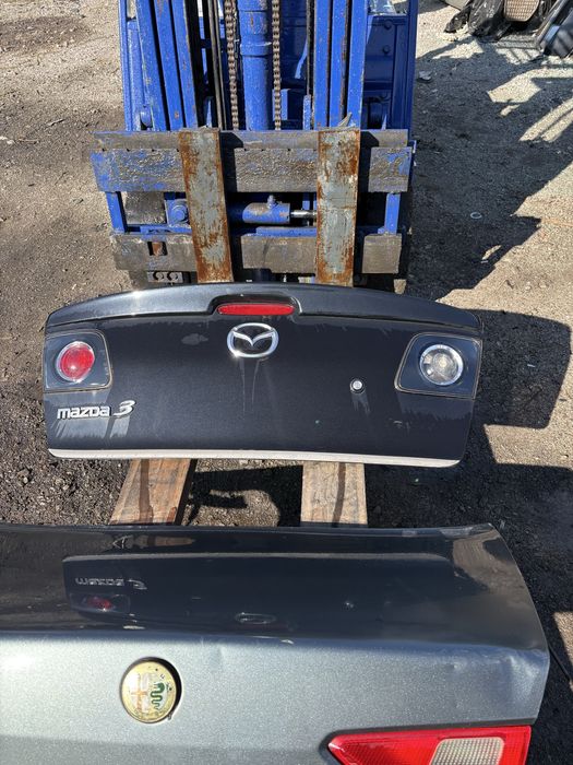 Заден капак за Mazda 3 седан 2005год.