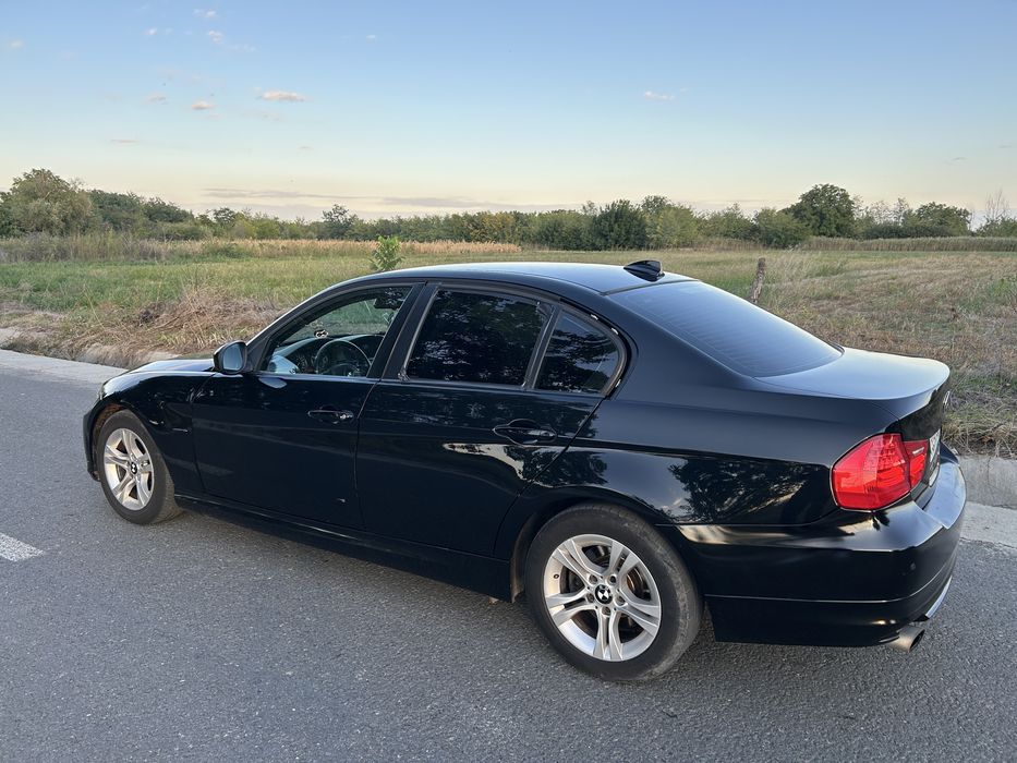 BMW E90 LCI 320i