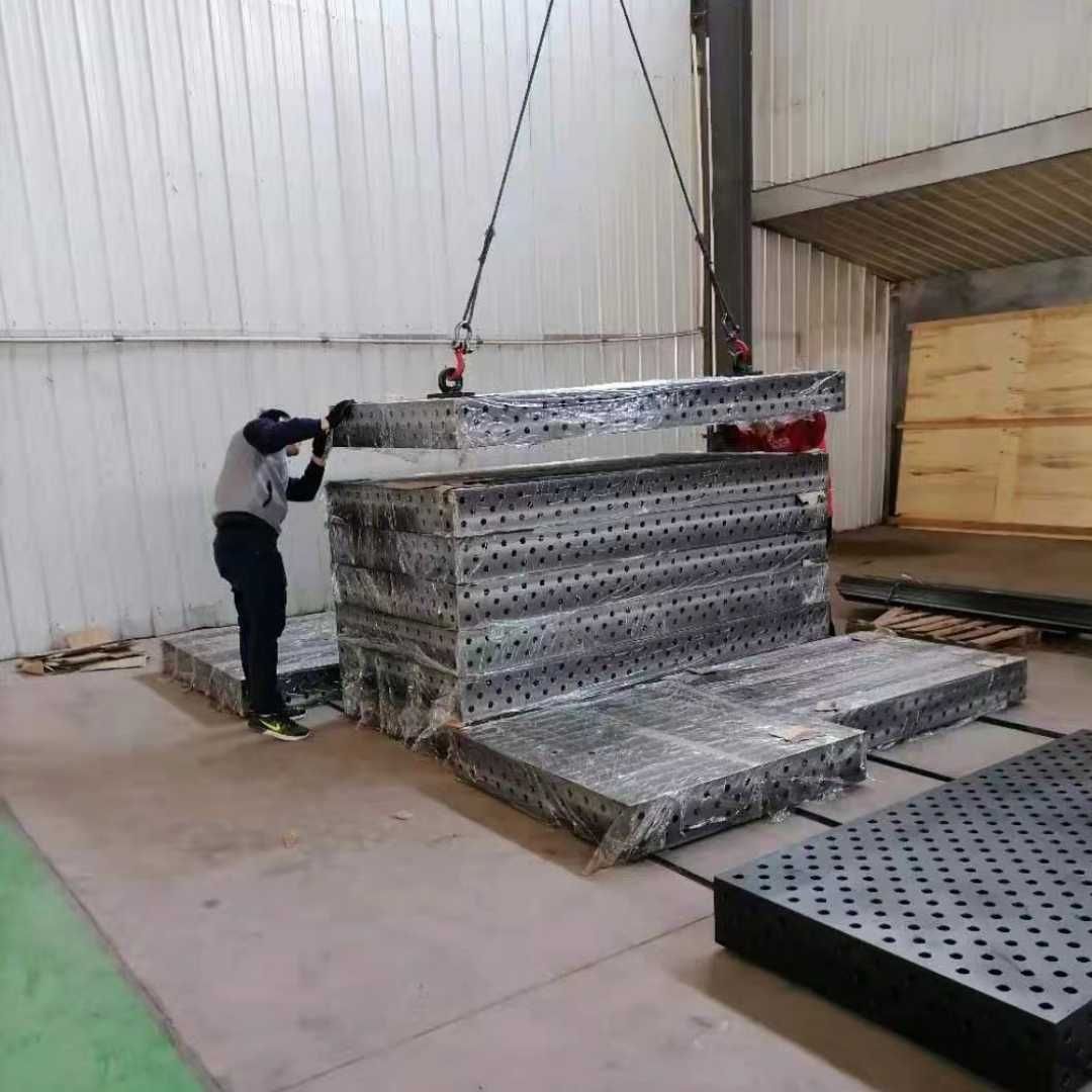 Заваръчна маса 2000×1000×12 мм, Товароносимост 2000 кг– ф16/28 НАЛИЧНА
