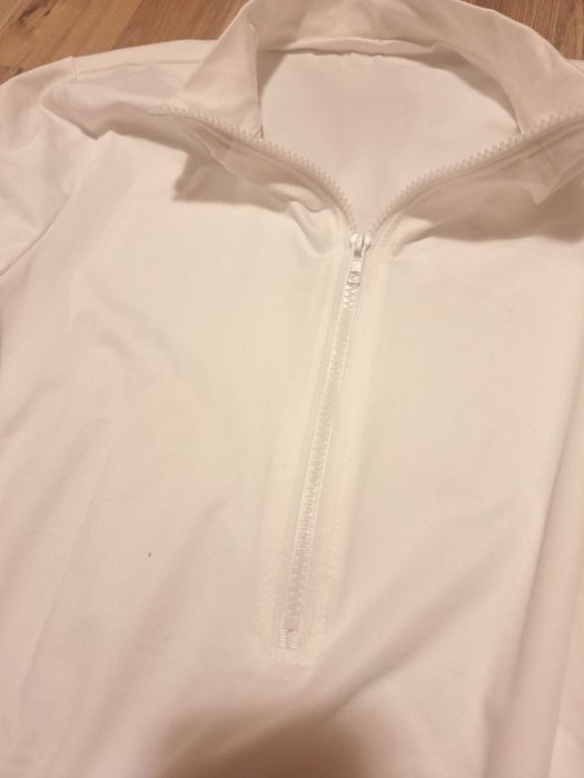 Бяло боди с цип и дълъг ръкав