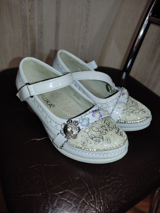 Туфли на девочку 27 размер