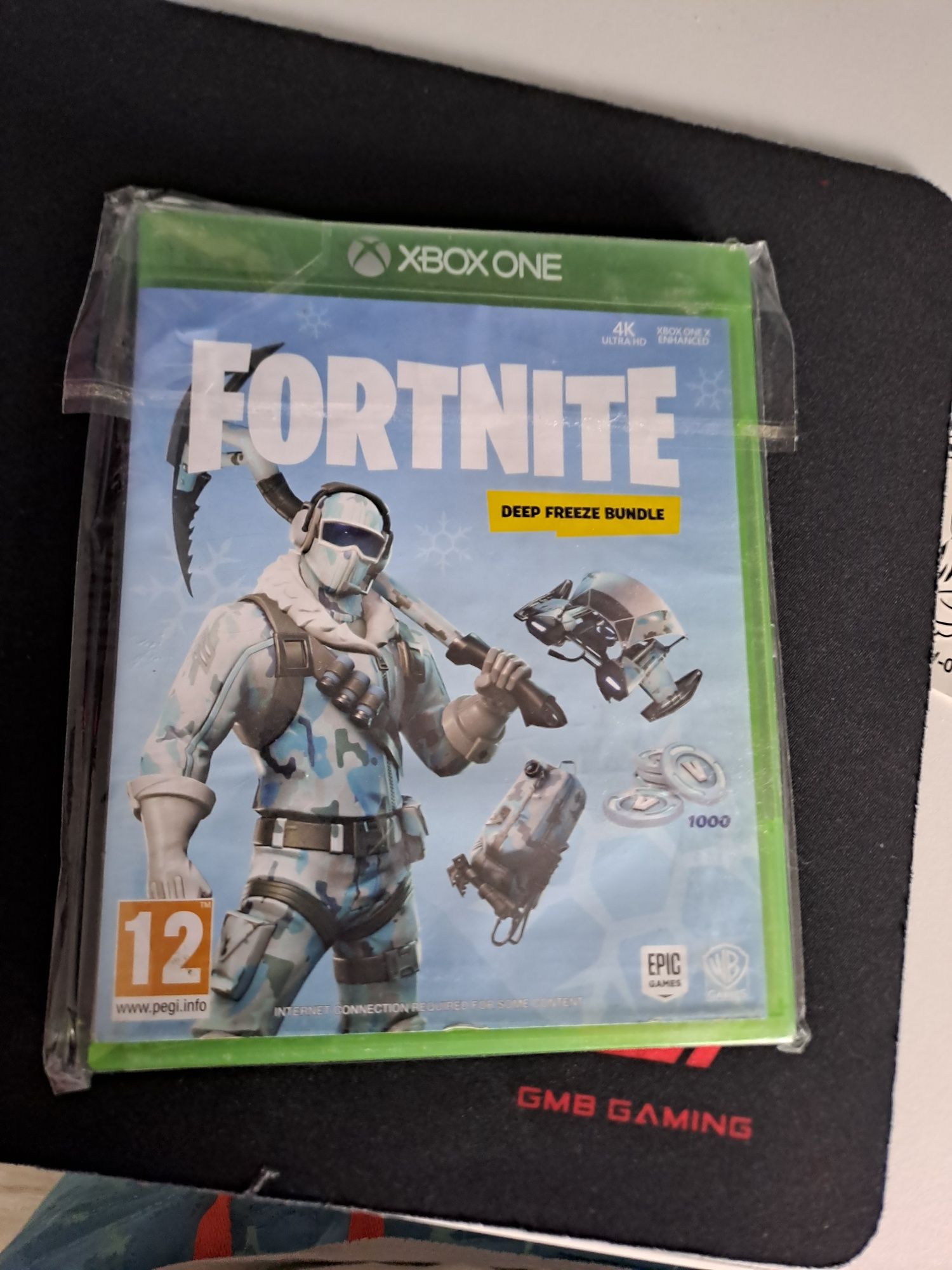 Vând fortnite edition xbox one