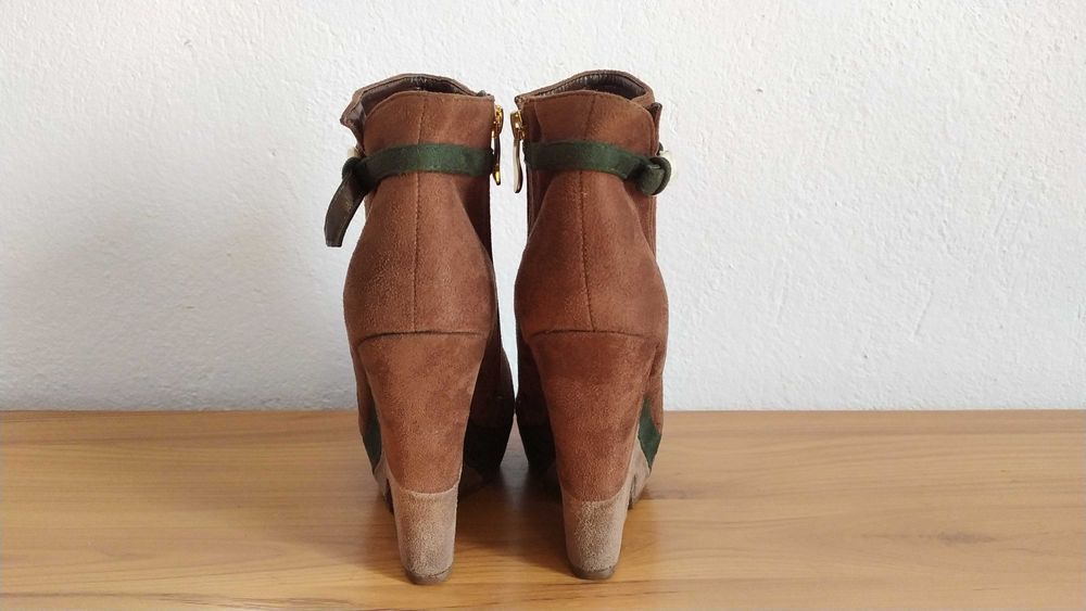 Нови дамски боти на висока платформа, 38-ми номер