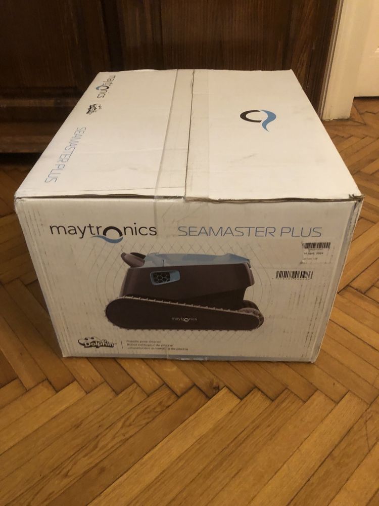 Robot aspirator curatat piscina Dolphin Seamaster
