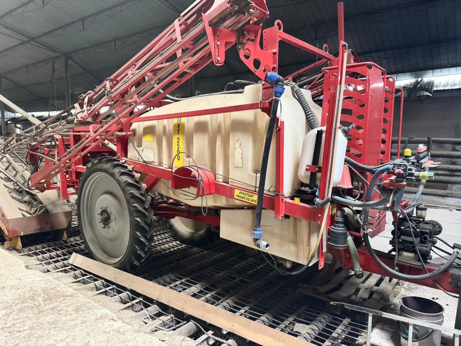 Met tehnofavorit 2015 2500 litri full hidraulic diuze antivant 24m